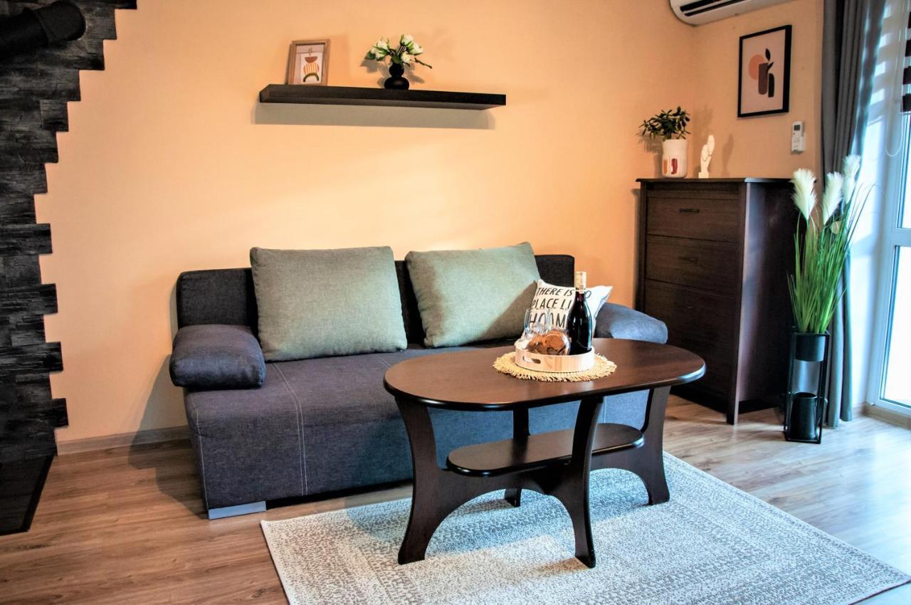 Apartament "Klimatycznie" - Przytulny, 4-Osobowy, Jelenia Gora, Cieplice Dış mekan fotoğraf